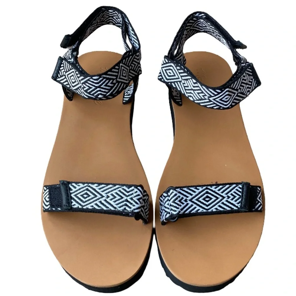 Madewell the Resourced Maggie black and white abstract strappy sandals size 7.5
